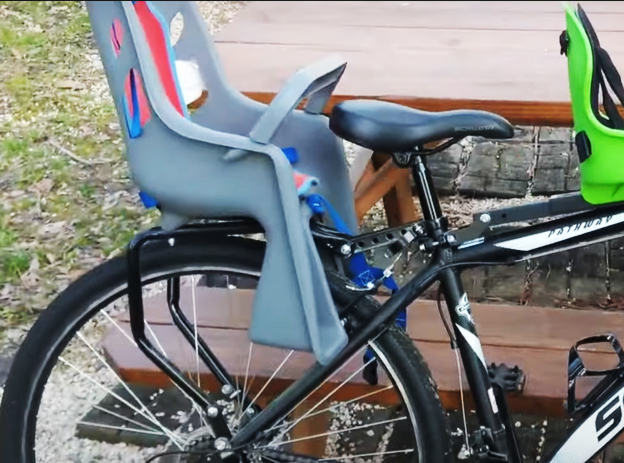 How to safely install a rear child seat on an e-bike